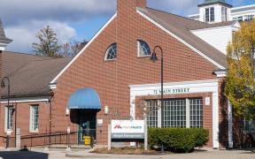 Main entrance of 72 Main Street in Kennebunk as seen from the road