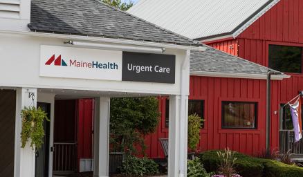 Exterior of the main entrance to MaineHealth Urgent Care in North Conway, NH.