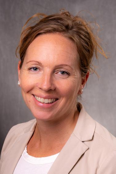 Caroline C Desroches